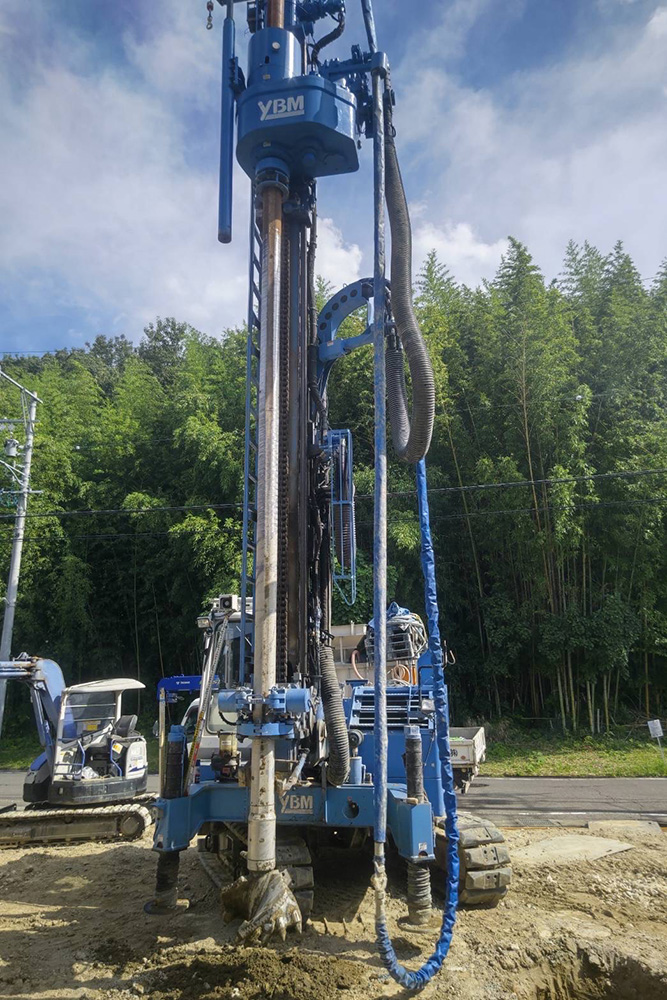 柱状改良体粉砕の様子1