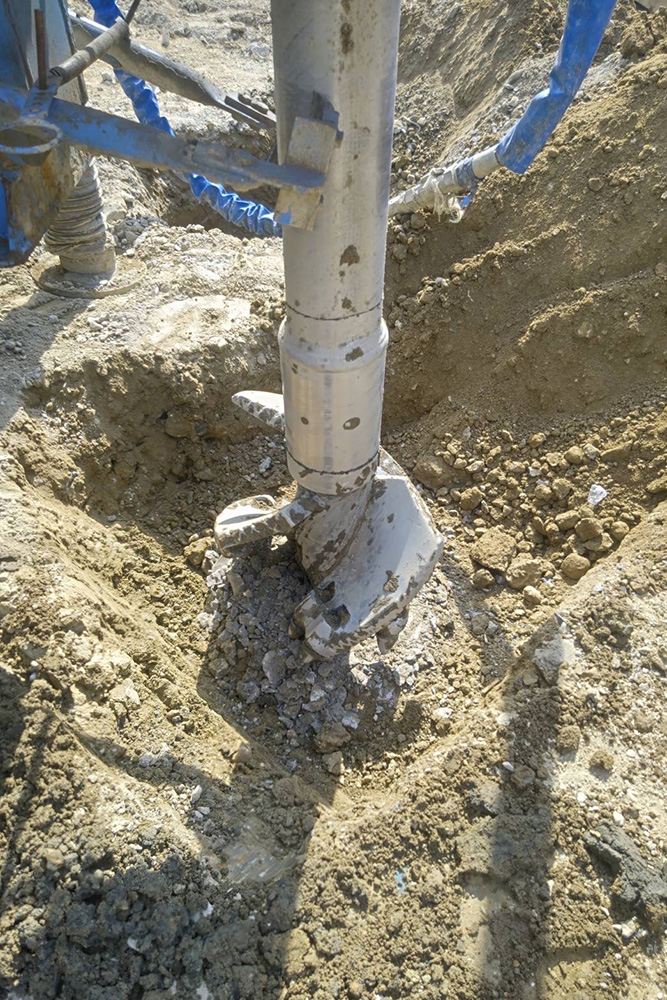 柱状改良体粉砕の様子2